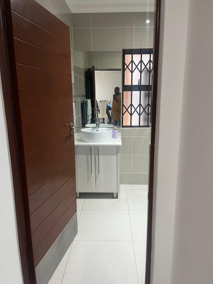 4 Bedroom Property for Sale in Heuwelsig Free State